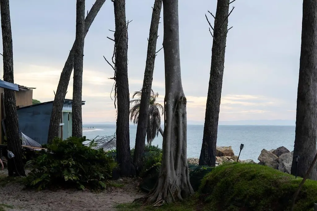 Holiday home Norm'S Place + Waterfront House + Beachfront Amity Point Australia