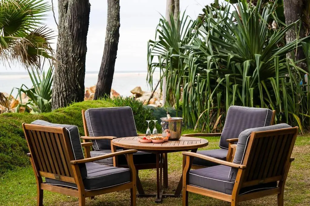 Norm'S Place + Waterfront House + Beachfront Amity Point Holiday home